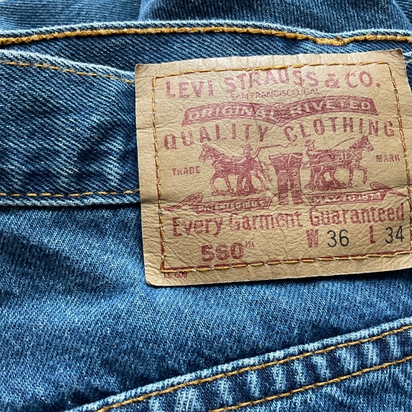 Vintage LEVI’S 560 36x34 Loose Fit Tapered Leg Jeans Made In Canada - Picture 2 of 8